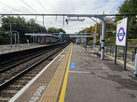 Gidea Park Railway Station Greater Nigel Thompson Cc By Sa 2 0