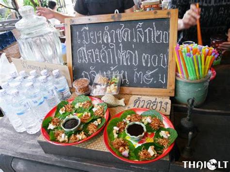 Bang Nam Pheung Floating Market in Bangkok