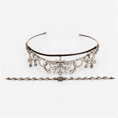 Tiara/collier med gammal- och rosenslipade diamanter. - Bukowskis