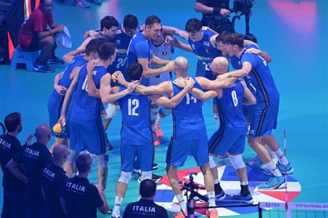 L Italia è in finale agli Europei di volley azzurri devastanti contro