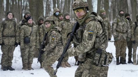 Atak Rosji na Ukrainę Ekspert podaje termin Wysokie