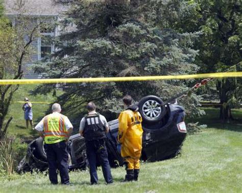 Man Dies After Suv Strikes Curb And Goes Into Retention Pond In Wauconda