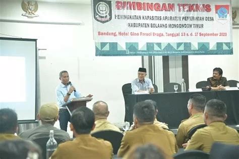 Peningkatan Kapasitas Aparatur Desa Bupati SSM Buka Bimtek Di Bandung