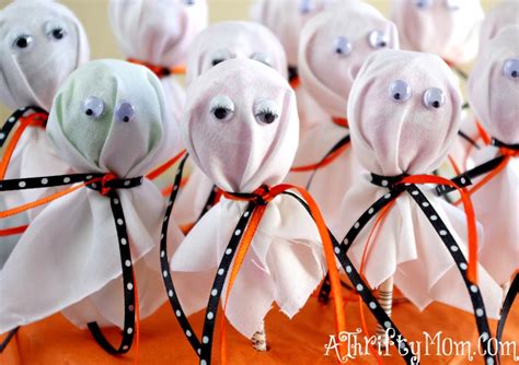DIY Lollipop Spiders & Ghosts ~ Kid Friendly Halloween Craft - A ...