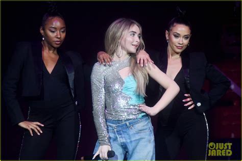 Sabrina Carpenter Shows Off New Jingle Ball Tour Outfit Photo 1206091