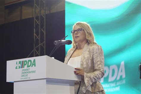 Na prvom predizbornom skupu PDA u Tuzli prisustvovalo više od 15 000