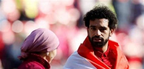 صورة جديدة لمحمد صلاح مع زوجته وابنته على البحر تشعل مواقع التواصل