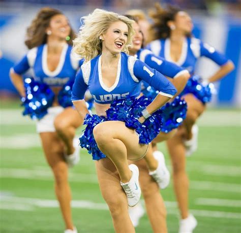 Pin by Alan J on Cheers! | Professional cheerleaders, Cheerleading, Nfl ...