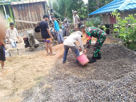 Hari Libur Babinsa Kodim Ls Aktif Bantu Warga Gotong Royong