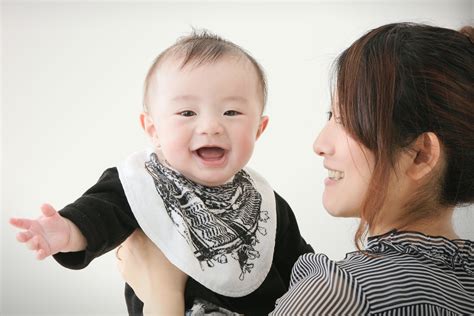 「喃語（なんご）」は成長のサイン！～赤ちゃんの喃語の特徴と、0歳期の言葉の育て方について～ 0歳からの幼児教室【ベビーパーク キッズアカデミー】