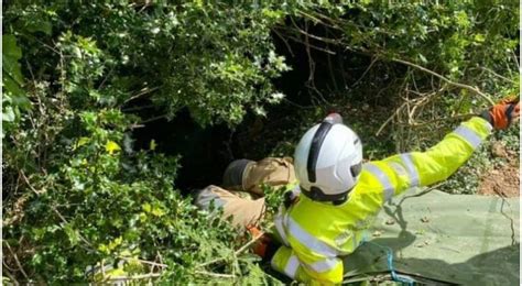 Donna di 83 anni caduta in un burrone è stata salvata grazie al suo