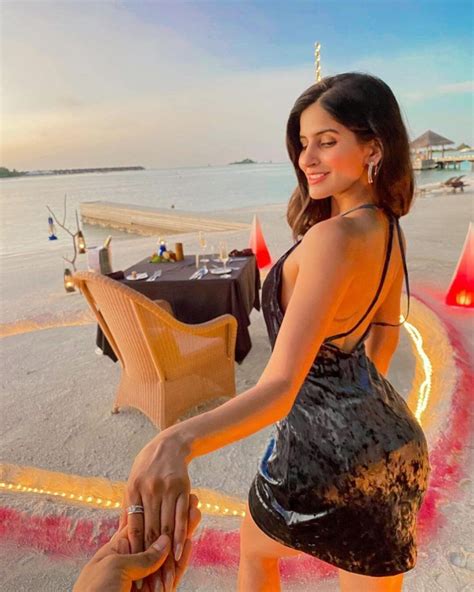 Sakshi Malik Sets Perfect Hot Body Goals Watch Her Pics Here