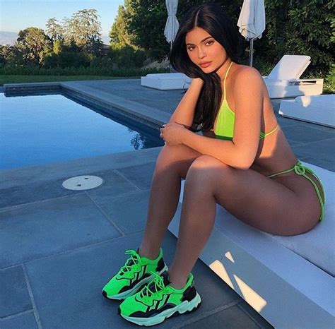 Pin De Amy En Moda Kylie Jenner Bikini Trajes Kylie Jenner