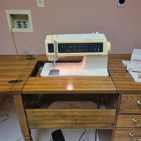 Singer Touch Tronic 2010 Sewing Machine And Table L DW EstateSales Org