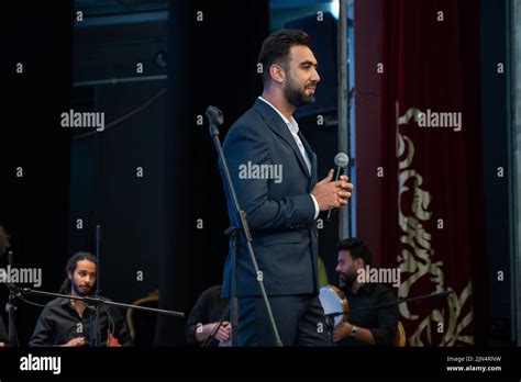 Male Opera Singer Hi Res Stock Photography And Images Alamy