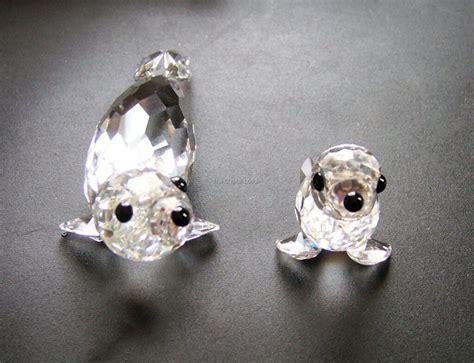 Swarovski Seal Large V Black Button Nose No Whiskers European