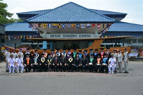 Hari Ini 503 Sarjana Baru UHT Surabaya Diwisuda Hangtuah Ac Id