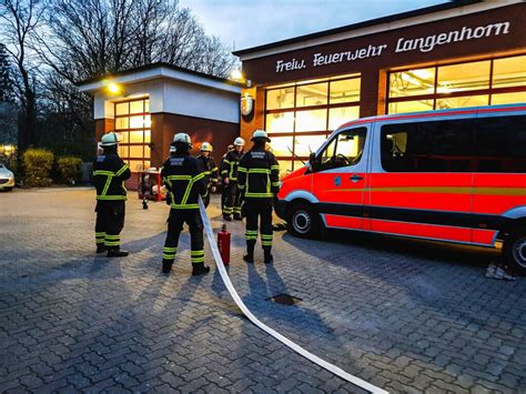 Übungsdienst Erste Hilfe Maßnahmen Freiwillige Feuerwehr Hamburg