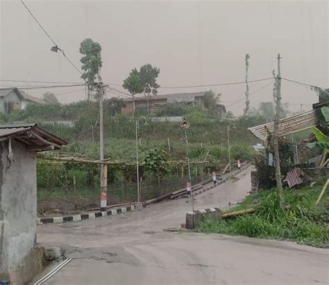 Waspada Gunung Merapi Masih Aktif Ada Potensi Bahaya Guguran Lava