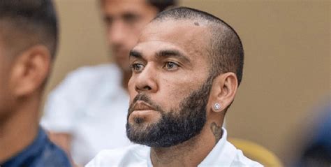 Ex esposa de Dani Alves aseguró que es inocente que la cárcel lo está