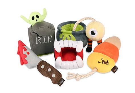 6 Best Halloween Dog Toys for Spooky Fun - Vetstreet | Vetstreet