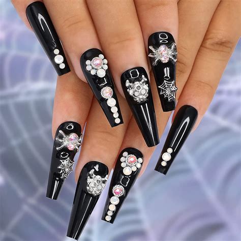 Skull Nails How