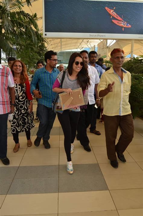 Shraddha Kapoor Snapped At The Domestic Airport On 2nd Oct 2015