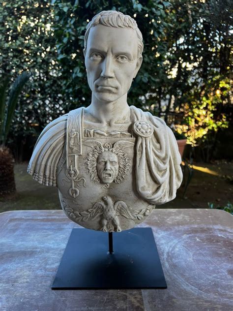 Sculpture Busto Di Giulio Cesare 46 Cm Marble Dust And Scagliola