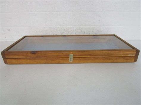 Wood Table/Counter Top Display Case - Oberman Auctions