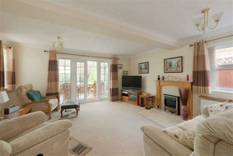 3 Bedroom Detached Bungalow For Sale In Faversham Road Seasalter