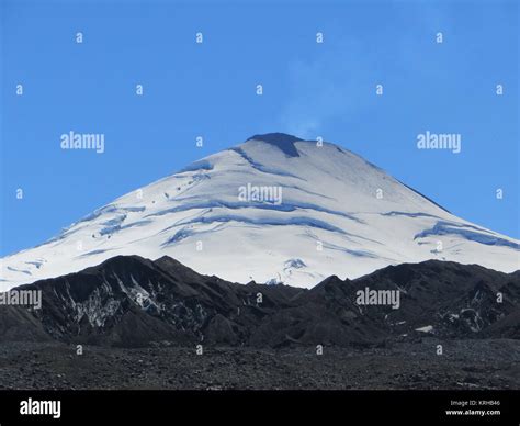 Eruption of Villarrica Volcano Stock Photo - Alamy