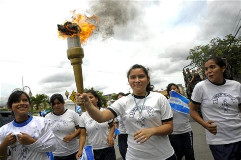 La antorcha de la libertad que salió de Guatemala llega a Costa Rica