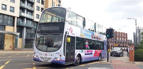 First Leeds Volvo B9TL Wright Gemini YJ58 RNY 37650 Flickr