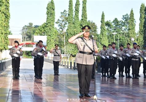 Kapolres Tanah Laut Pimpin Ziarah Ke Makam Pahlawan Dalam Rangka Hari