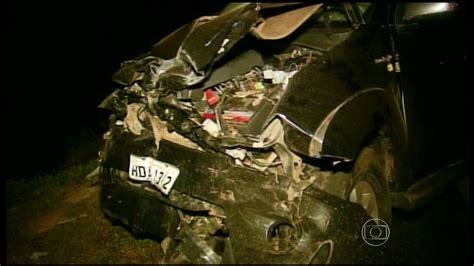 V Deo Acidente Entre Dois Carros Deixa Tr S Mortos No Sul De Minas