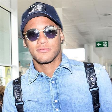 Neymar Júnior 🇧🇷 On Instagram “madrid 😜😍” Instagram Posts Round Sunglasses Instagram