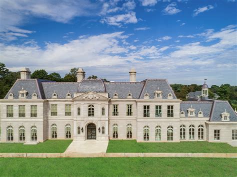 Real estate experts explain what long island mansions are worth now 26