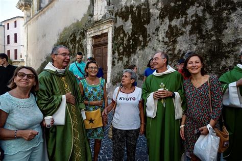 ACCUEIL DE MGR DELARBRE LES PHOTOS D ALAIN ESPINOSA PAROISSES DE