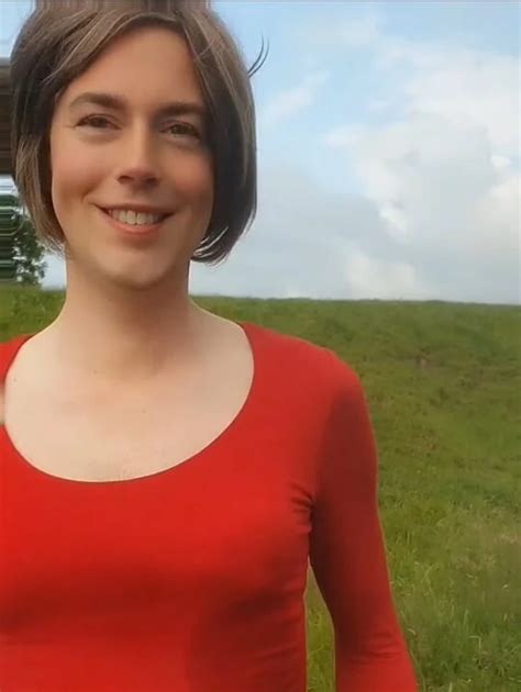 Getting Naughty On Public Showomg My Wet Clitty Dutch Shemale Amateur Porn XHamster