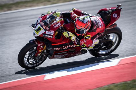 Triplete Lvaro Bautista Reina En Otra Exhibici N De La Ducati