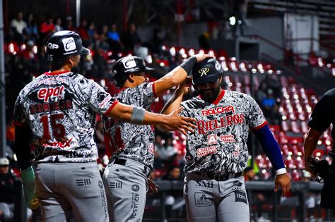 Rieleros Se Desquita Con El Caliente Con Paliza De