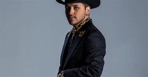 Foto Christian Nodal Sorprende Con Radical Cambio De Look Farándula