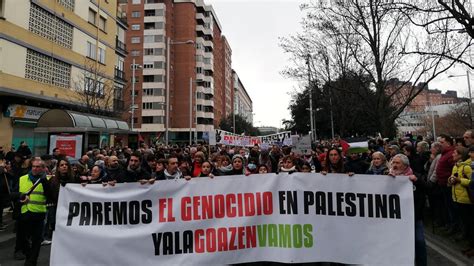 Miles De Personas Claman En Las Calles De Pamplona Contra El Genocidio