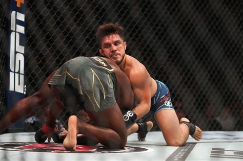 Ufc Aljamain Sterling Retains Title With Split Decision Win Over