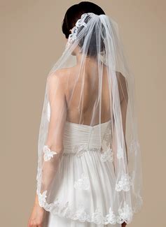 One Tier Fingertip Bridal Veils With Lace Applique Edge 006066052