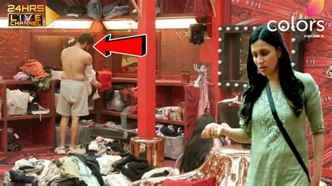 Bigg Boss 17 Munawar Faruqui Hue Bathroom Mai Nange Mannara Ki