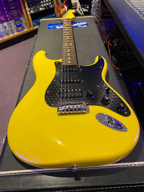 Fender Stratocaster Graffiti Yellow Hss Standard Fat Strat Fsr Special