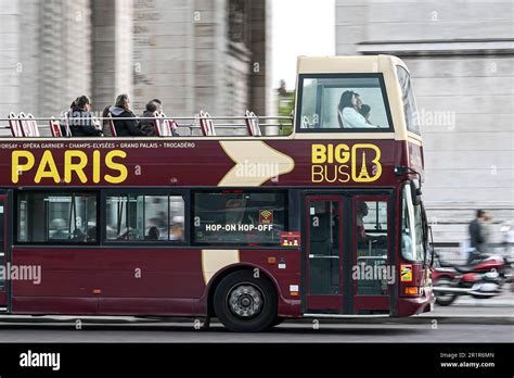 L immagine mostra un pullman turistico di Big Bus Tours il più grande