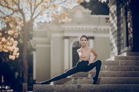 Saúl Alfaro alumno de DanzaAM promesa del ballet mexicano becado para