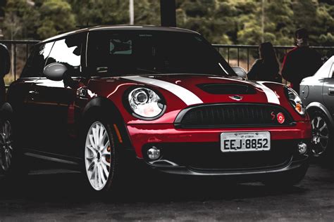 White And Red Mini Cooper · Free Stock Photo